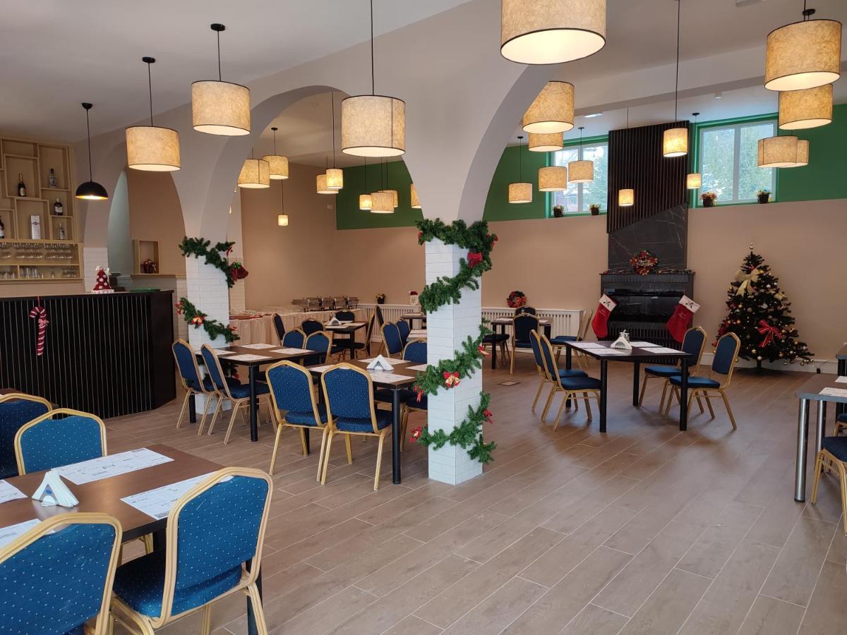 Hotel Iri Busteni Bagian luar foto
