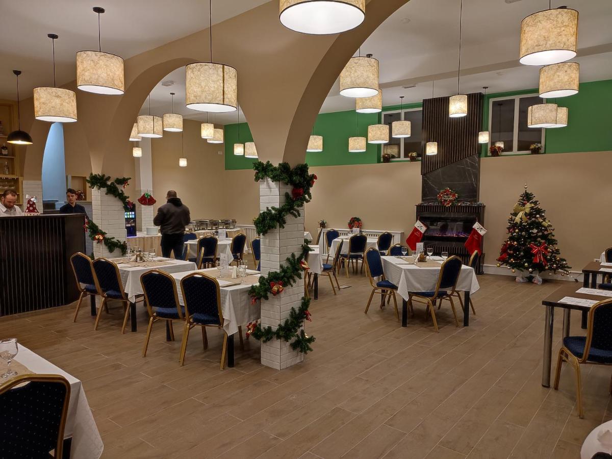Hotel Iri Busteni Bagian luar foto