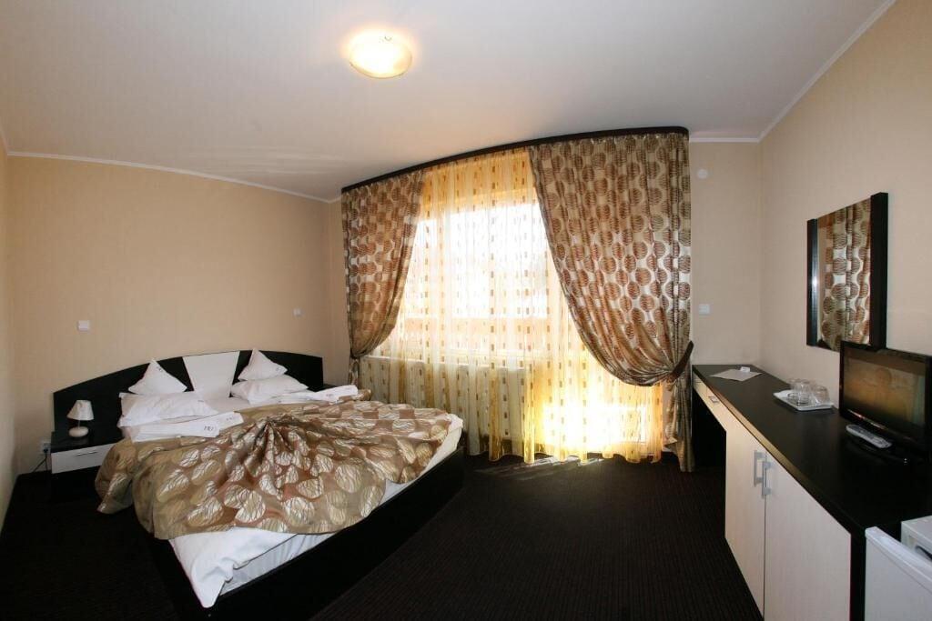 Hotel Iri Busteni Bagian luar foto