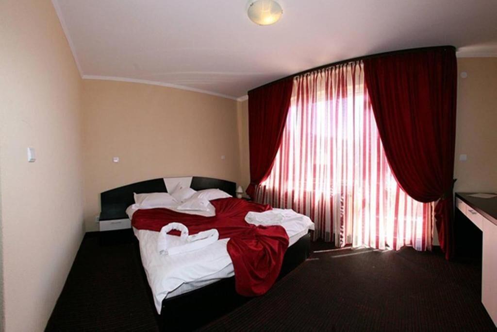 Hotel Iri Busteni Bagian luar foto
