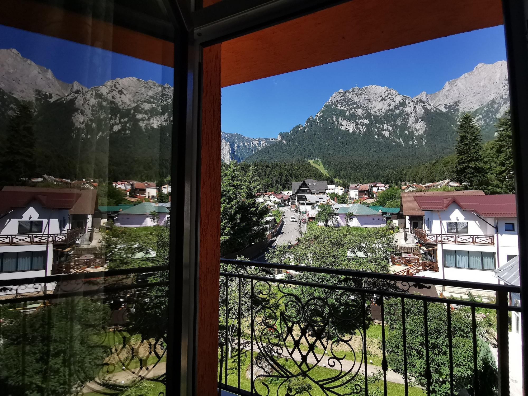 Hotel Iri Busteni Bagian luar foto
