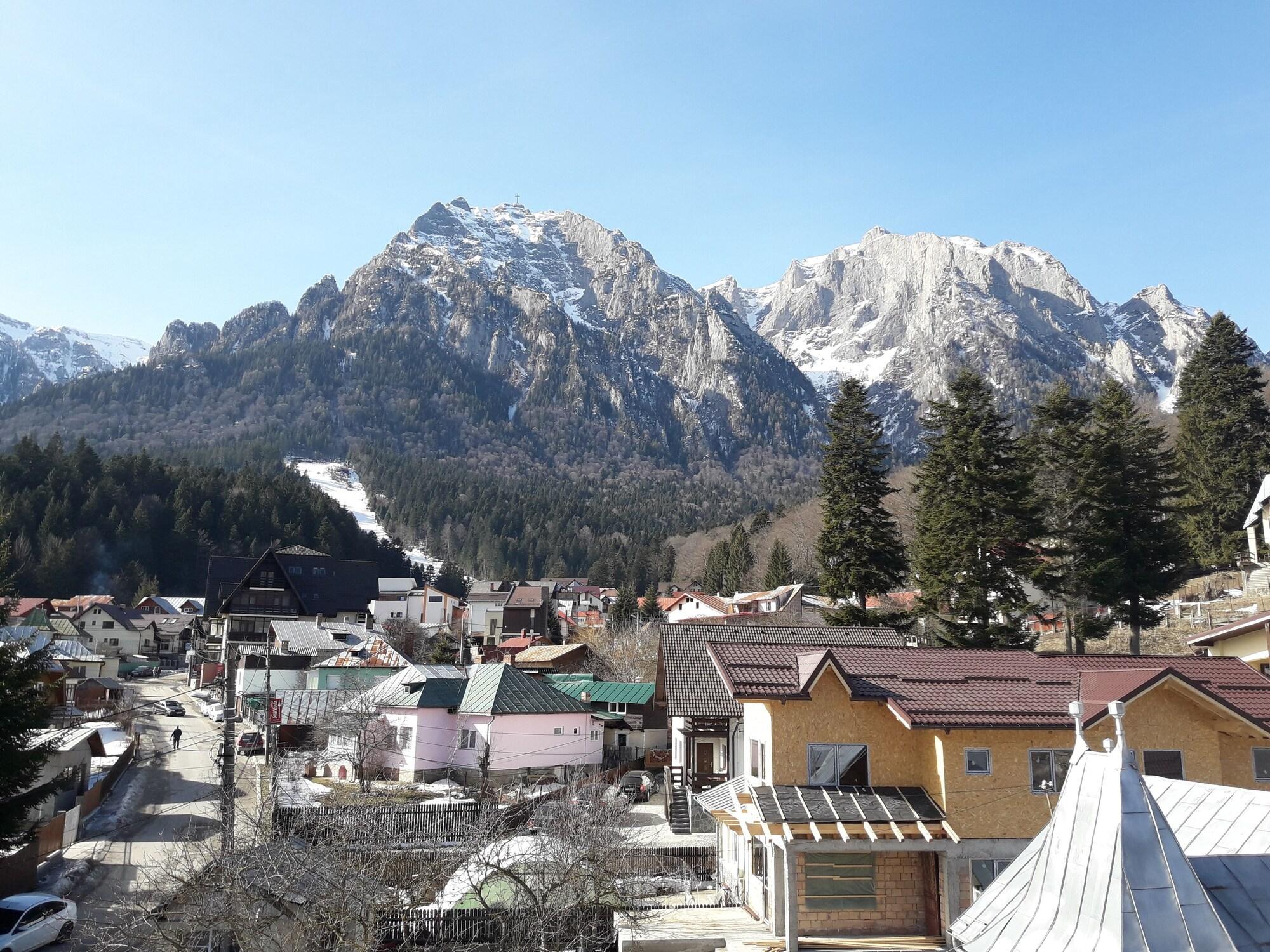 Hotel Iri Busteni Bagian luar foto
