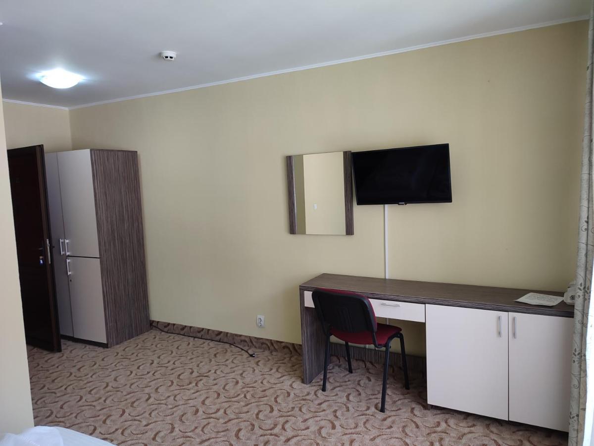 Hotel Iri Busteni Bagian luar foto