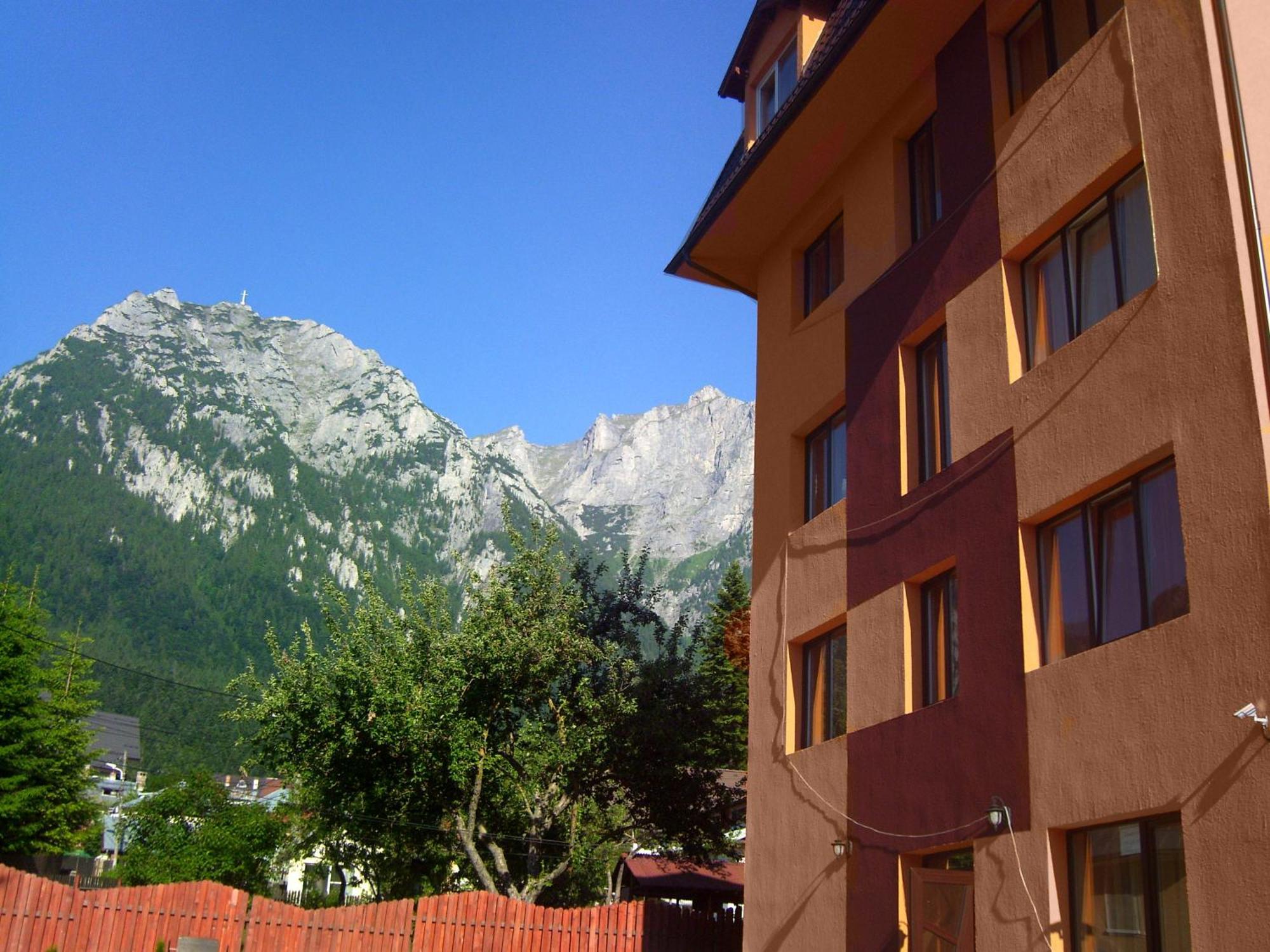 Hotel Iri Busteni Bagian luar foto