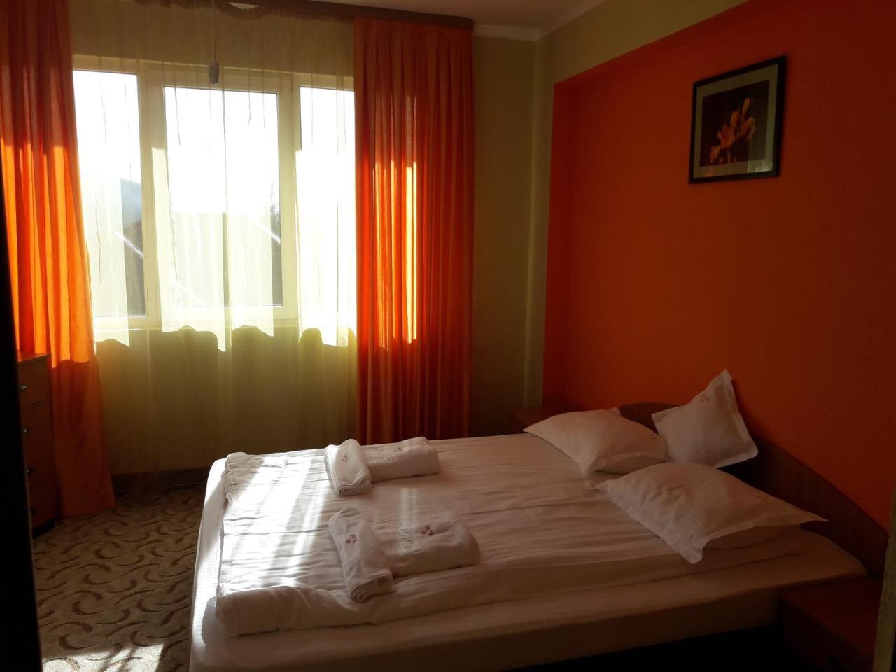 Hotel Iri Busteni Bagian luar foto