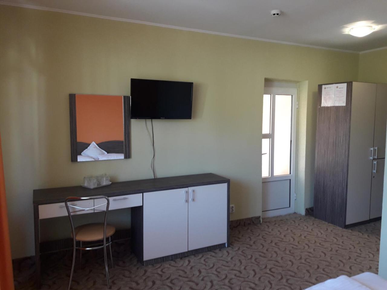 Hotel Iri Busteni Bagian luar foto